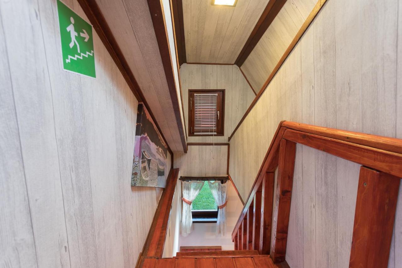 Kuca Za Odmor Jezero Villa โอกูลิน ภายนอก รูปภาพ